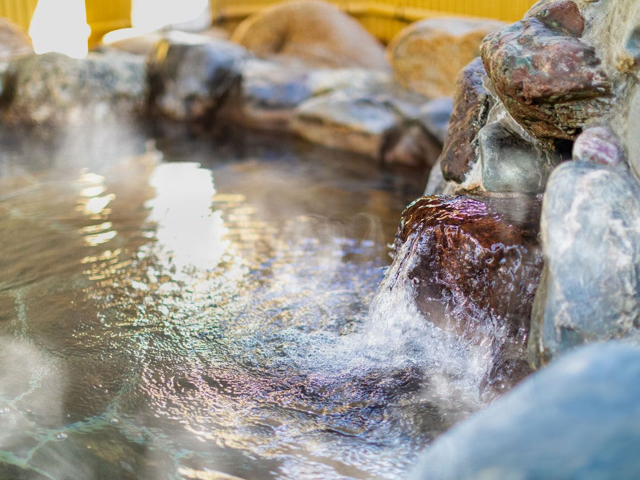 Gambar pemandian air panas terbuka