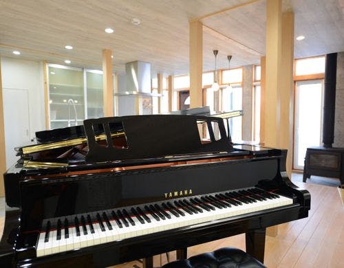グランドピアノ