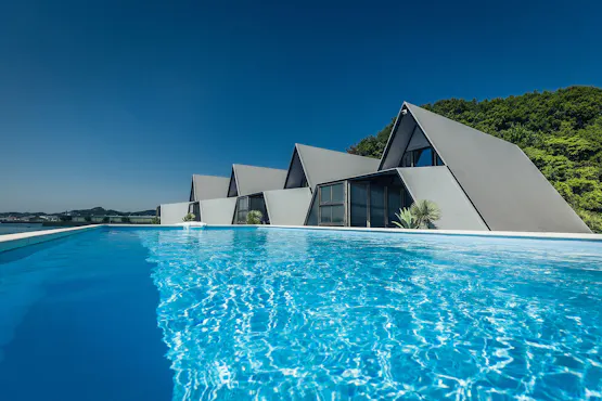 Kolam Renang Infinity