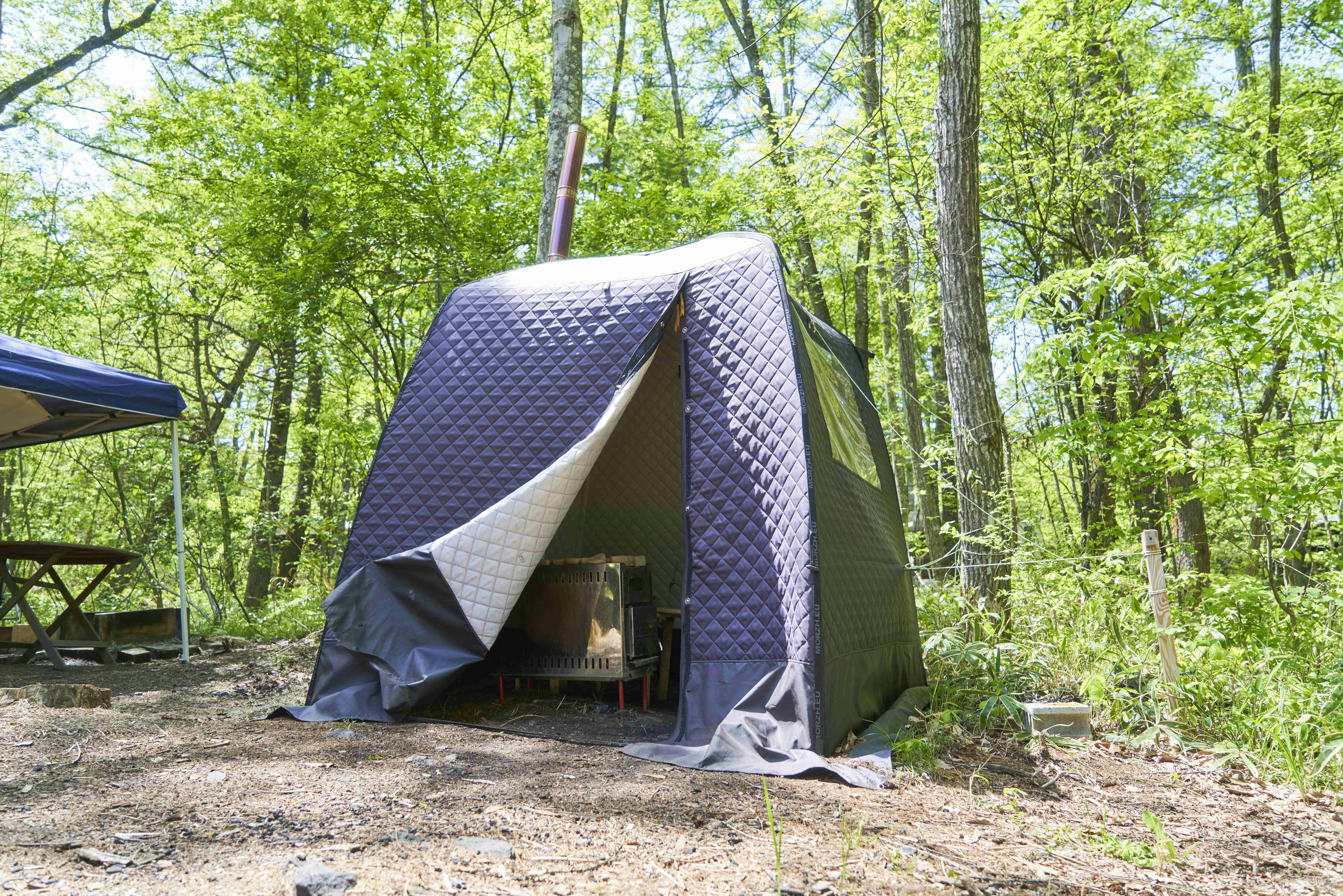 เต็นท์ซาวน่ามืออาชีพที่มีอุณหภูมิสูงถึงประมาณ 100 องศา