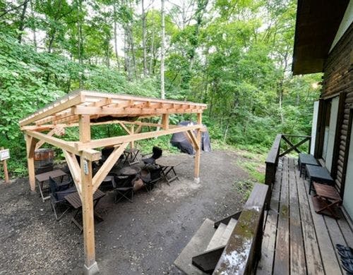 雨でも安心な屋根付きBBQスペース