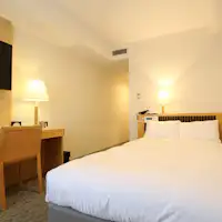 เตียงคู่ขนาดกลาง