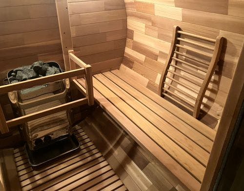 バレルサウナ内観