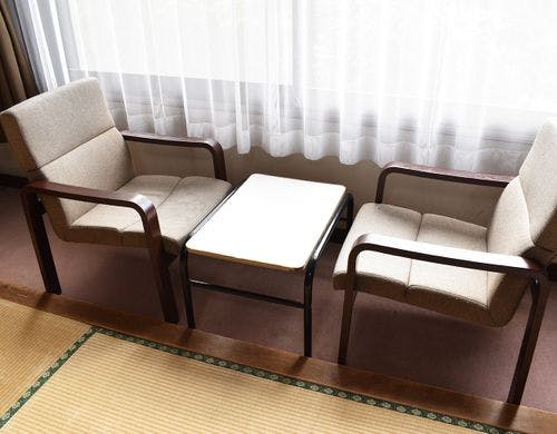 本館8畳│自然に囲まれた温泉宿でのんびり