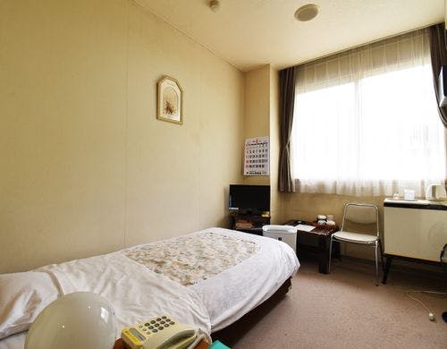 洋室シングル│コンパクトなシングルルーム