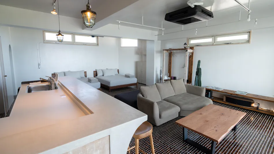 Cruise Room DESLIE Irabu Island