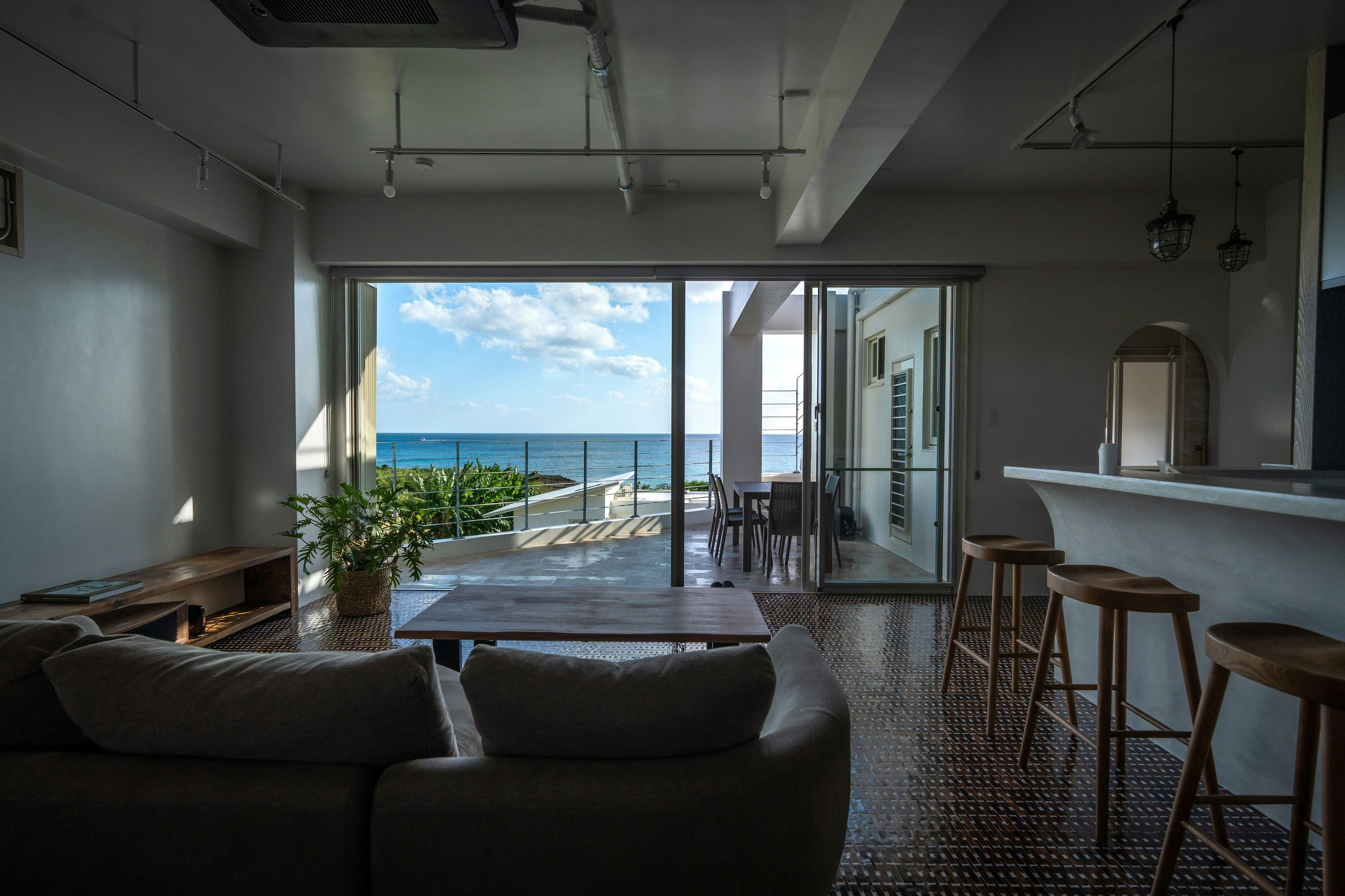 Cruise Room DESLIE Irabu Island