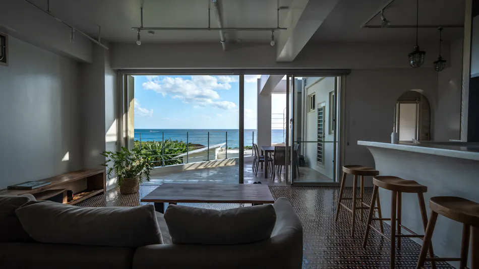 Cruise Room DESLIE Irabu Island