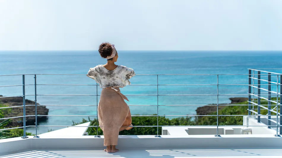 Cruise Room DESLIE Irabu Island