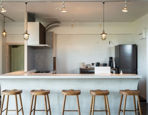 皆で座れるカウンターテーブル