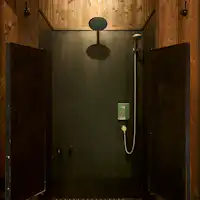 사우나 샤워