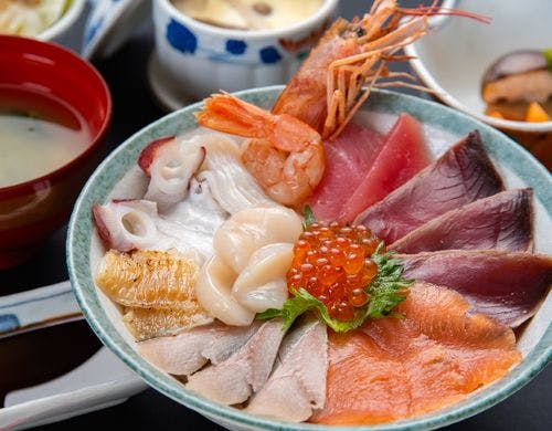 選べる夕食：オホーツク海鮮丼御膳