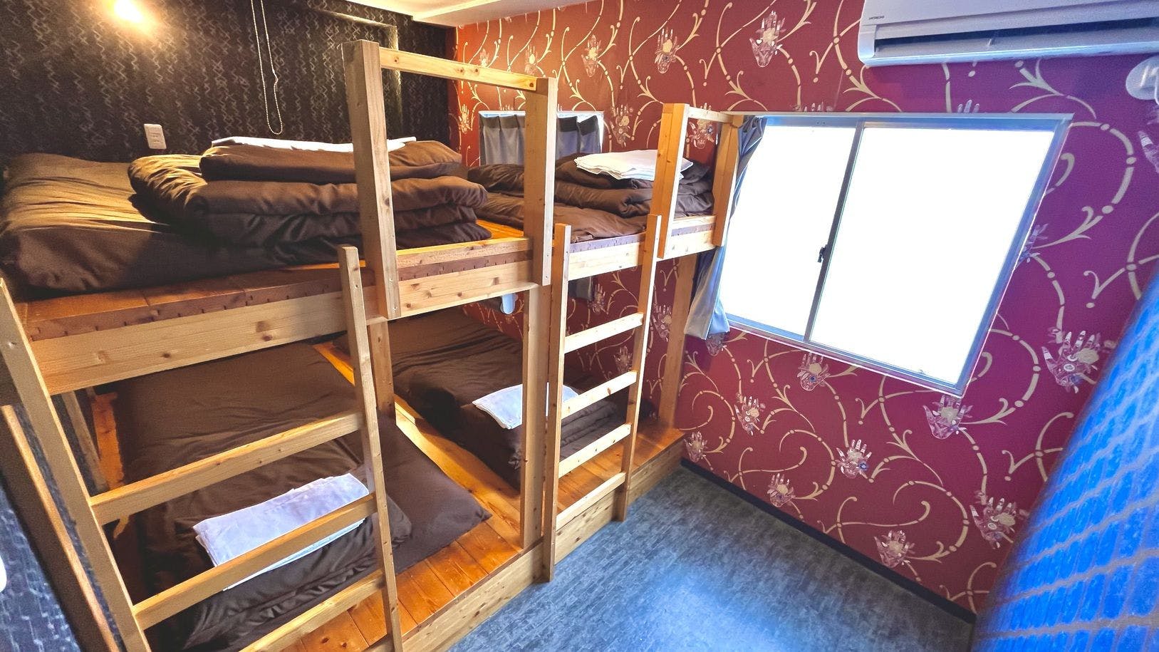 R Hostel Namba South