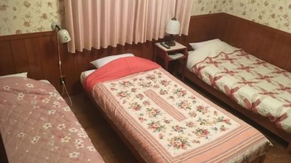 GUESTHOUSE CAFE&BAR UNILA