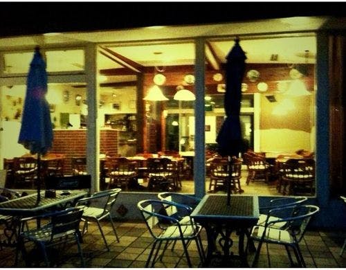 夜のダイニング