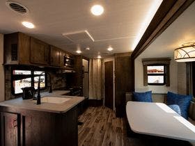 Ｔａｋａｎｅｚａｗａ　Ｔｒａｉｌｅｒｓ　ＢＡＳＥ