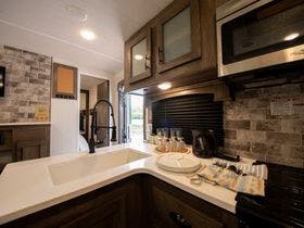 Ｔａｋａｎｅｚａｗａ　Ｔｒａｉｌｅｒｓ　ＢＡＳＥ