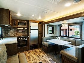 Ｔａｋａｎｅｚａｗａ　Ｔｒａｉｌｅｒｓ　ＢＡＳＥ