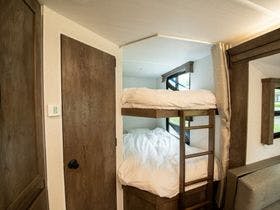 Ｔａｋａｎｅｚａｗａ　Ｔｒａｉｌｅｒｓ　ＢＡＳＥ