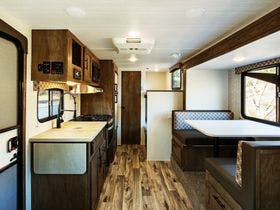 Ｔａｋａｎｅｚａｗａ　Ｔｒａｉｌｅｒｓ　ＢＡＳＥ