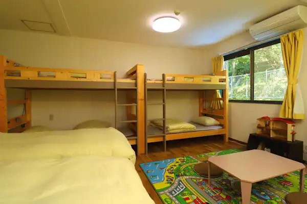 【ห้องพักสำหรับ 6 คน พร้อมห้องน้ำและสุขาในตัว】