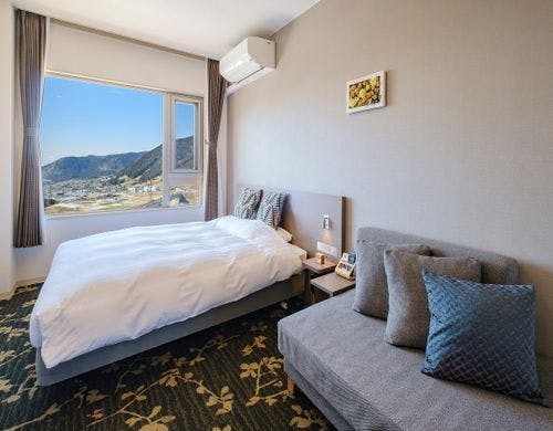 ダブルルーム　定員2名 18平米