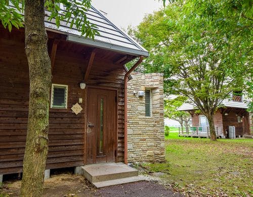 *【コテージ内入口】