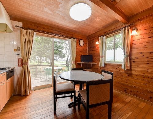 *【コテージ内観】