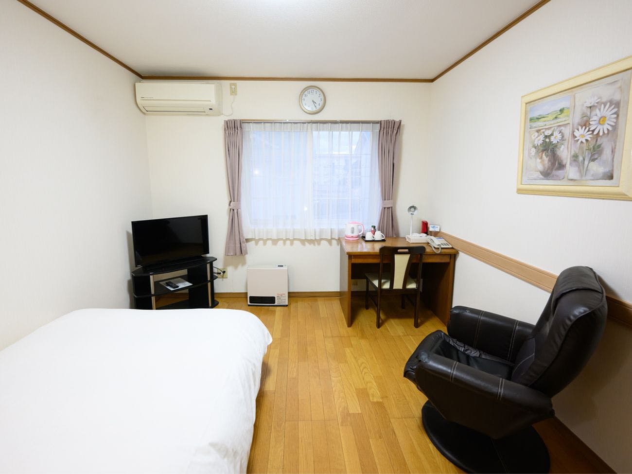 ห้องพักทุกห้องมีเตียงกึ่งคู่ของ France Bed