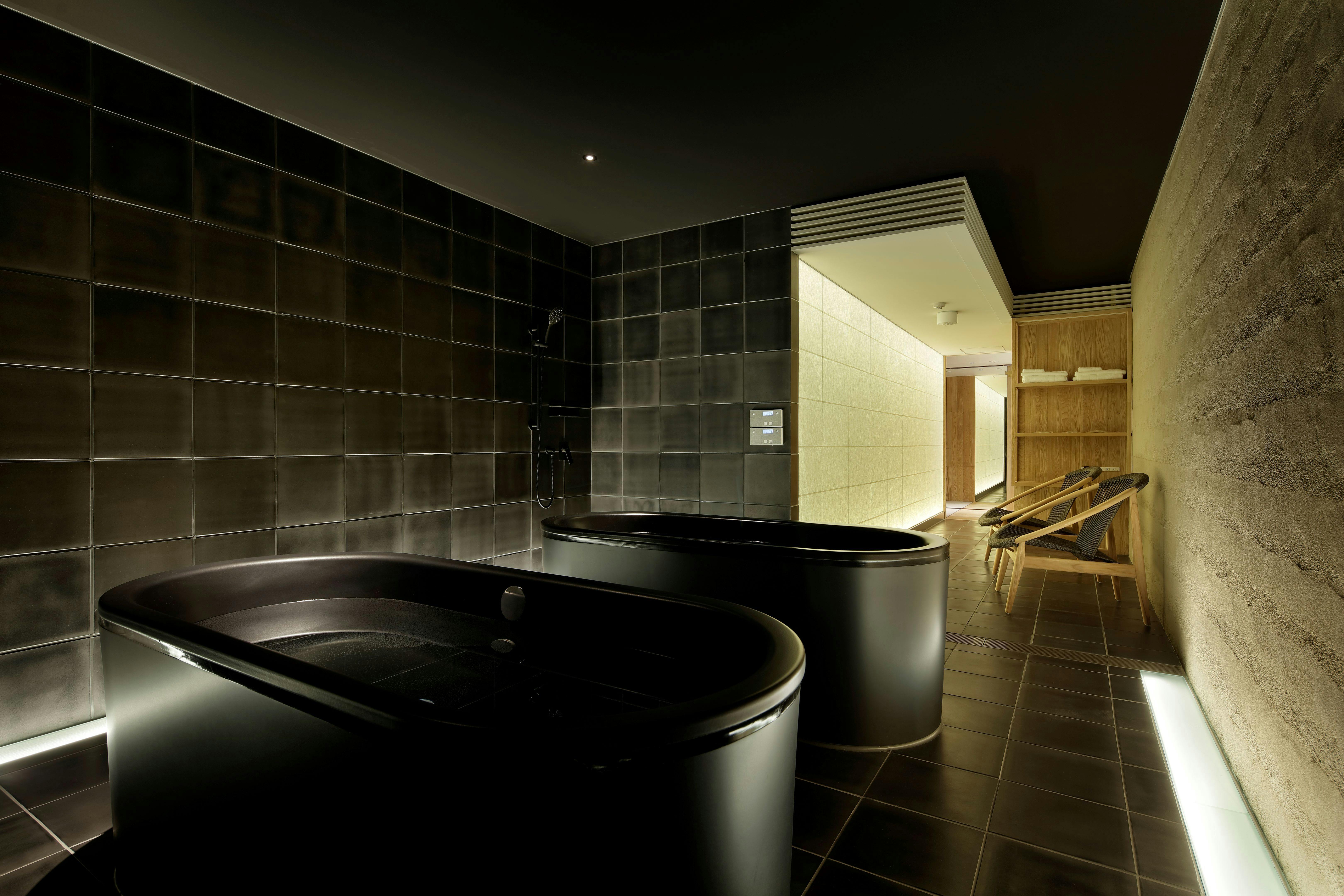 อ่างอาบน้ำคู่ที่ผ่อนคลาย