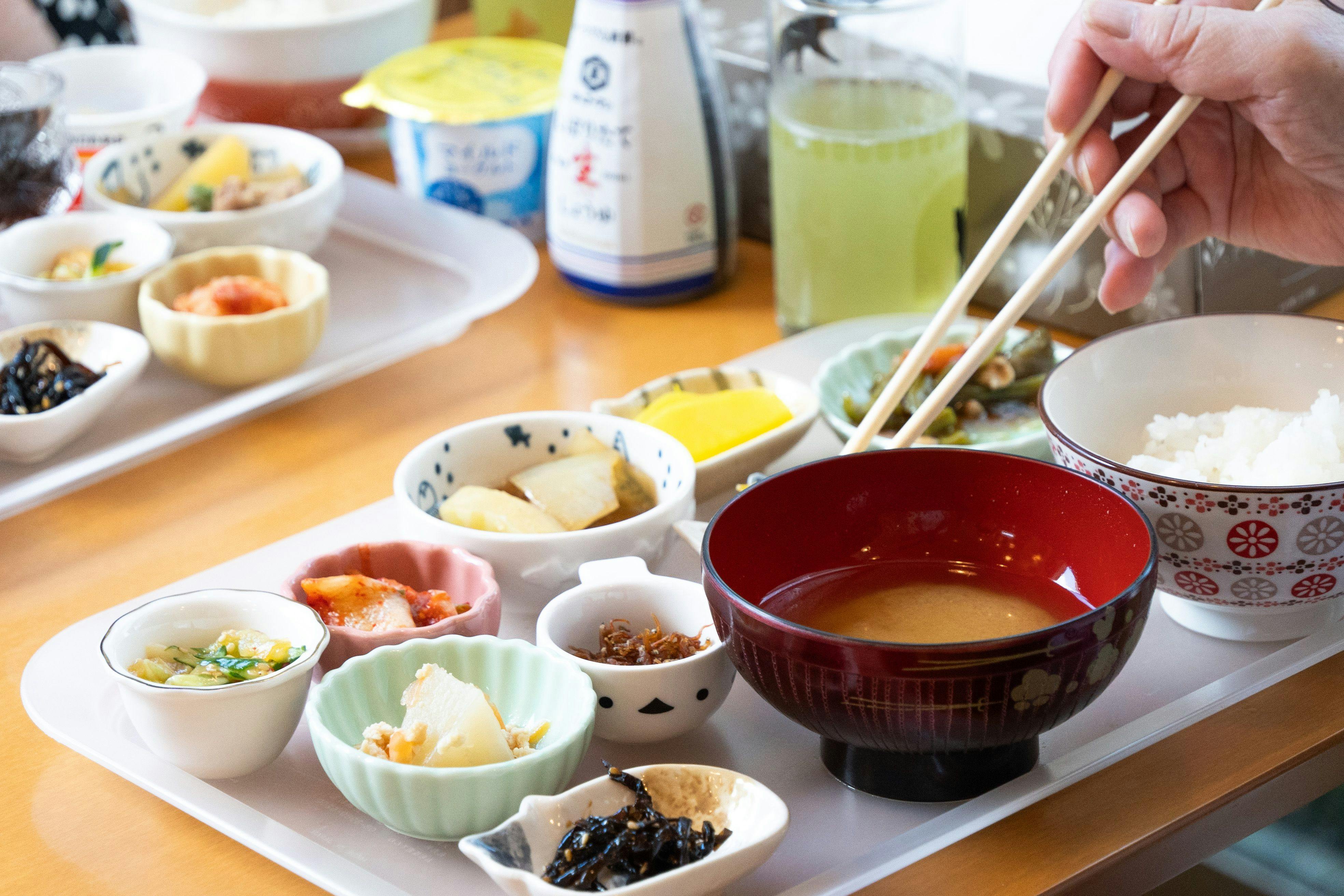 ถาดพร้อมถ้วยเล็ก