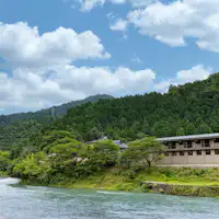 *Bangunan baru: Luaran