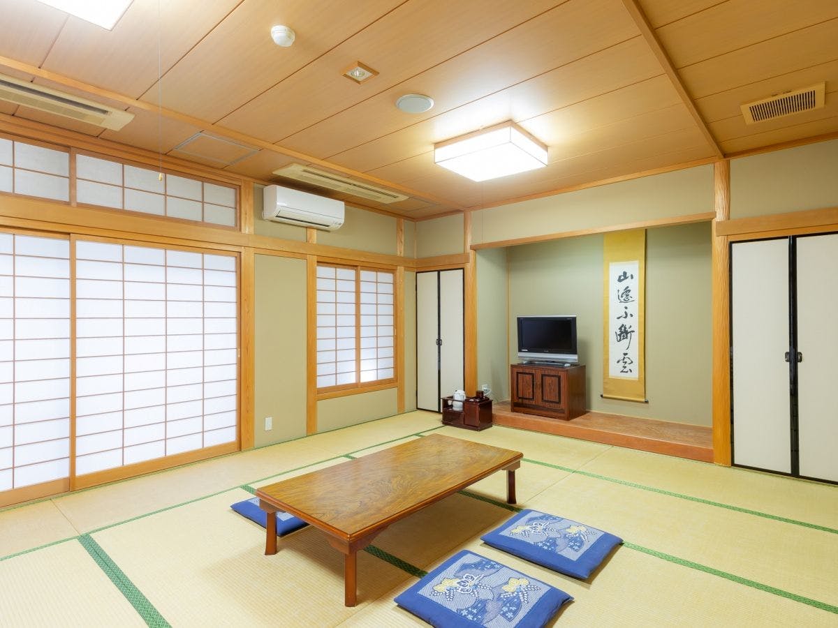 *Bangunan Utama: Bilik Gaya Jepun