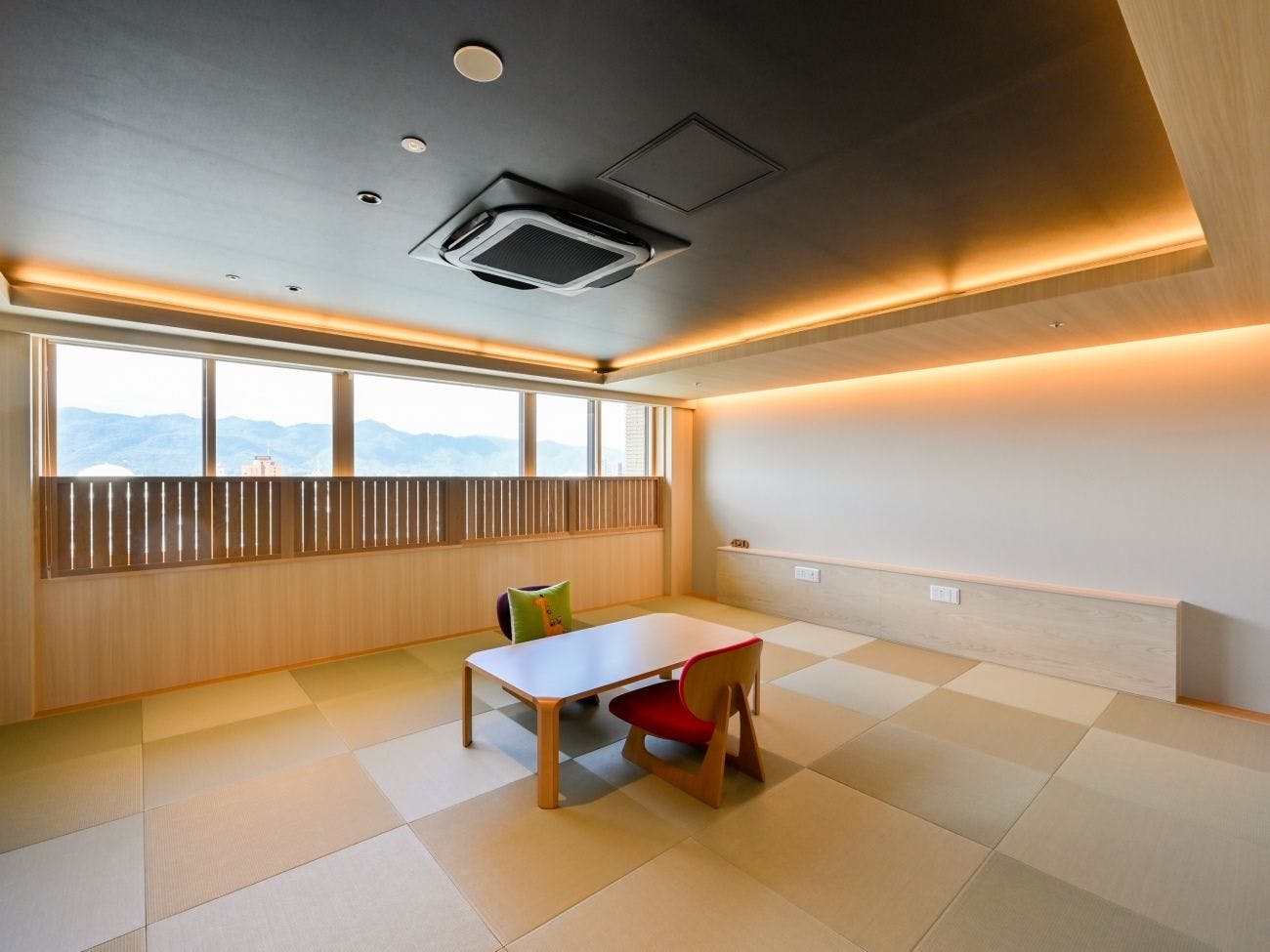 [리뉴얼된 일본식 객실]