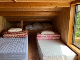 ＳＨＡＲＥ　ＨＯＳＴＥＬ　庭のとまり