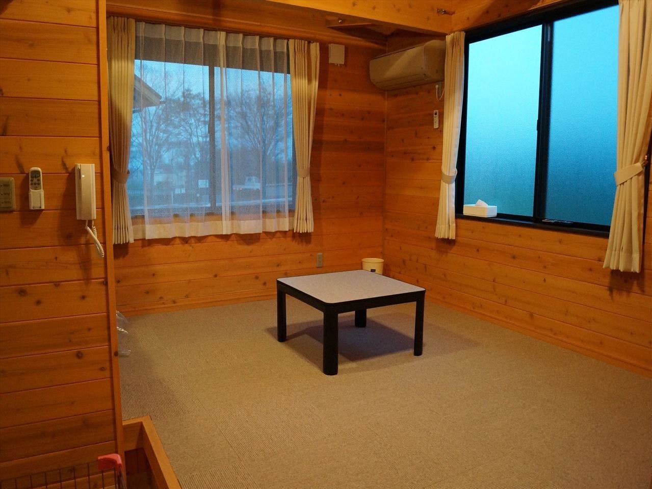 ตัวอย่างคอทเทจ F~J