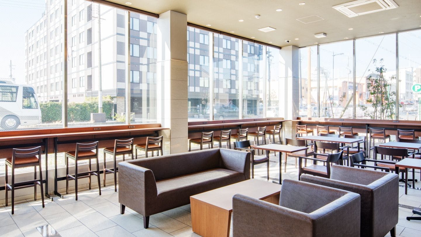 ล็อบบี้ (กลางวัน)