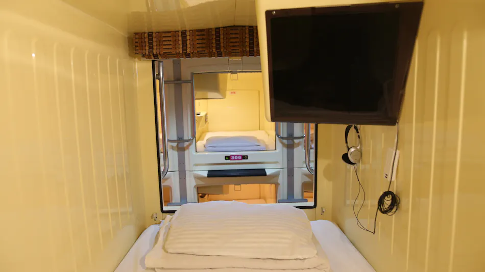 Capsule Hotel Flaru