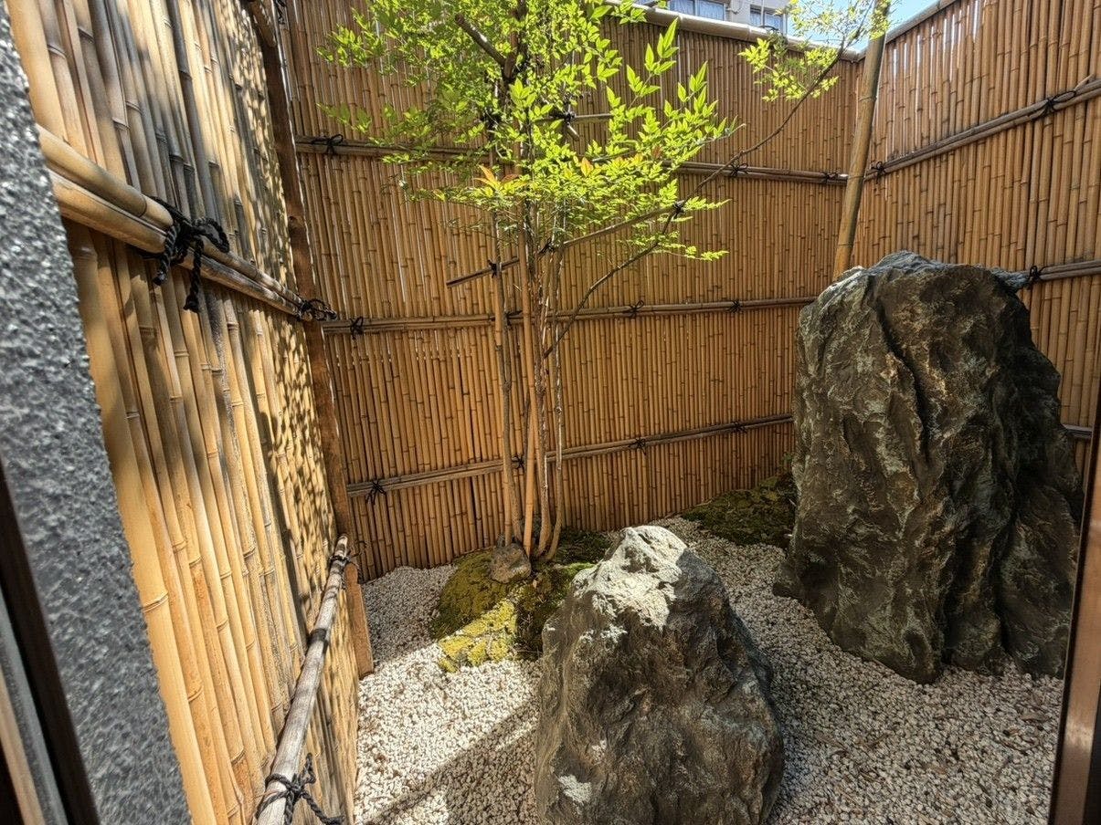 *A small courtyard garden on the balcony (example)