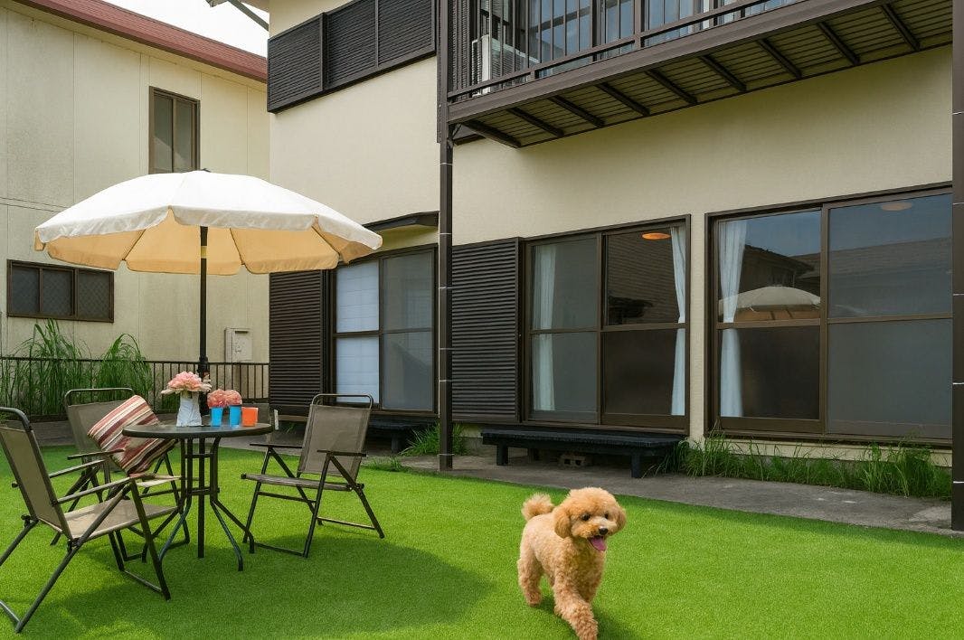 Tersedia area luas untuk dog run di taman!