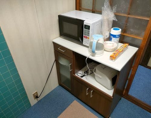 レンジや炊飯器、食器類も用意があります。