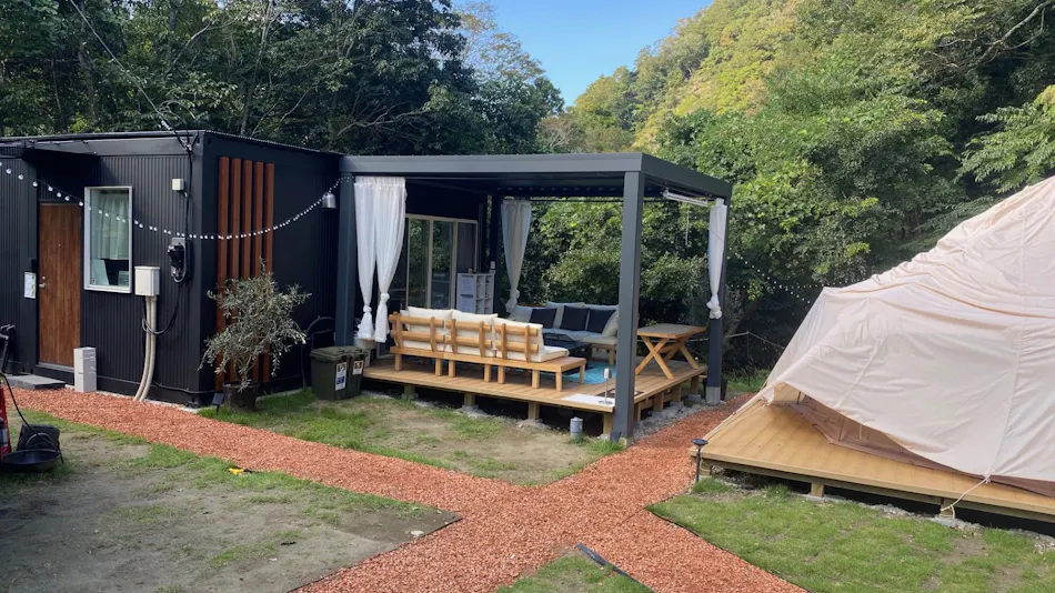 Riverside Lodge