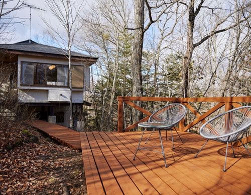 森林浴満喫の離れの専用テラス