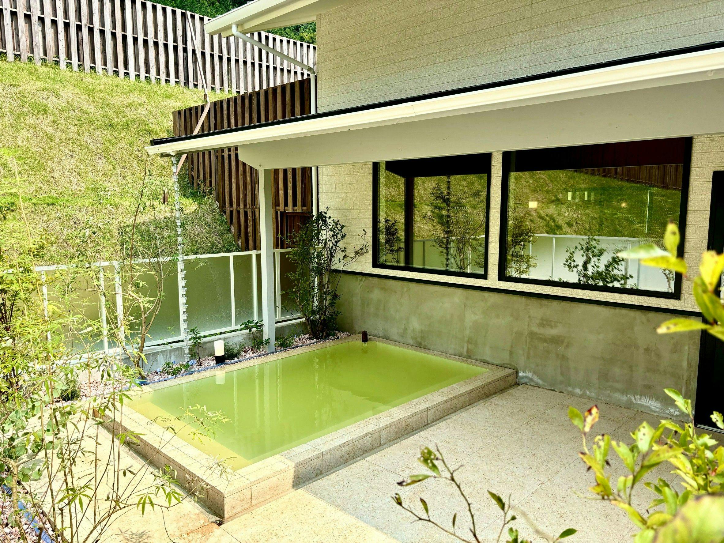 Minami Aso Blue Bee Garden