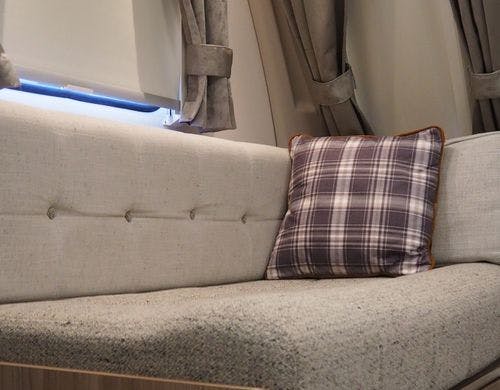 リビングは落ち着いた雰囲気の内装です。