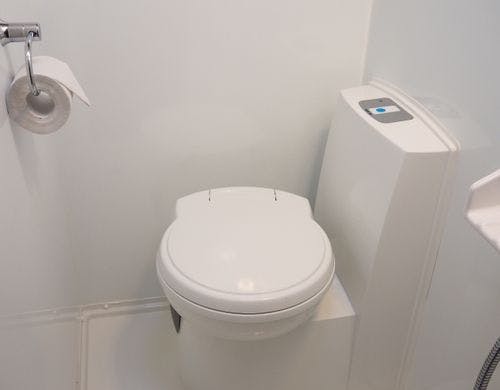 簡易水洗のトイレ