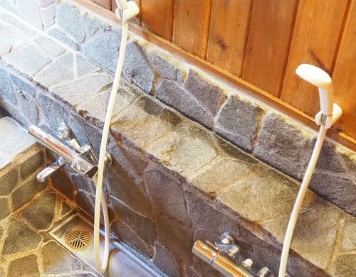 2名でゆったり使える洗い場