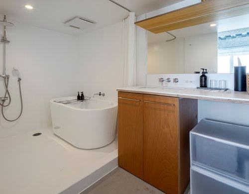 バスルーム周辺