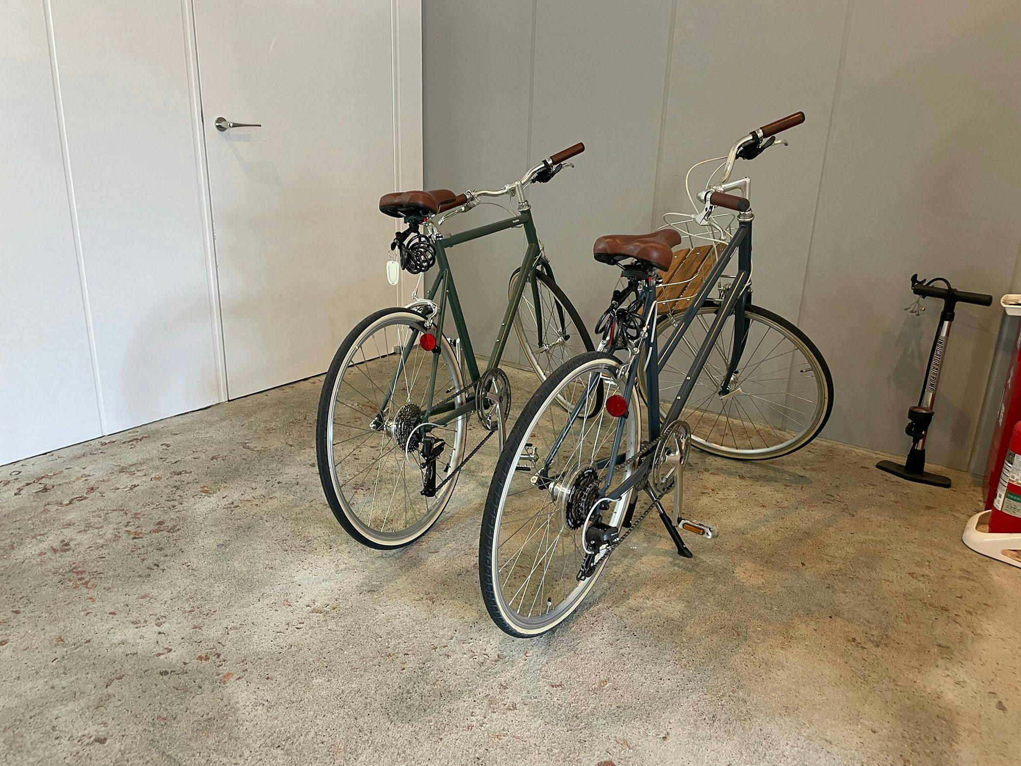 Lối vào + Xe đạp