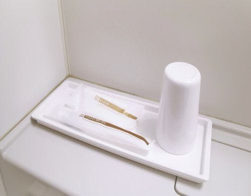 コップ、歯ブラシ、シェーバー